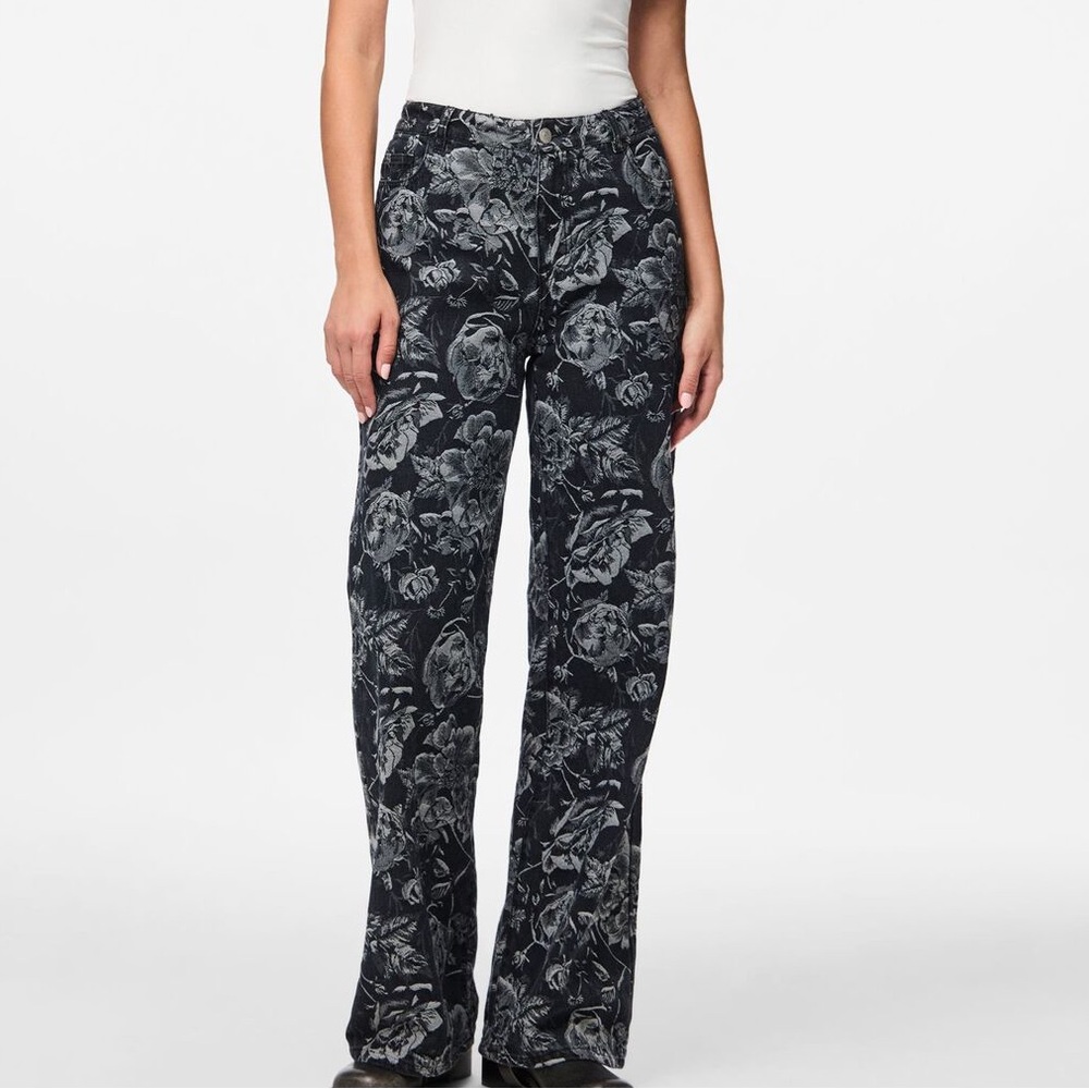Polagram blue denim jeans white flower print design wide legs fit size Medium